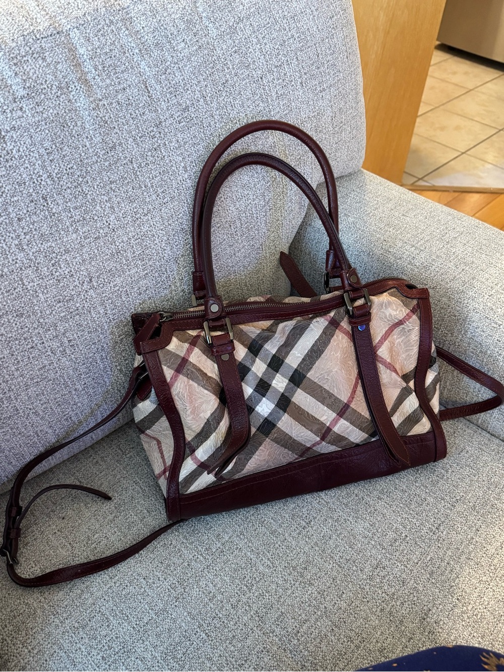 Embossed Novacheck Burberry Haymarket Bag